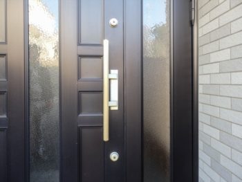 玄関リフォーム前のハンドル