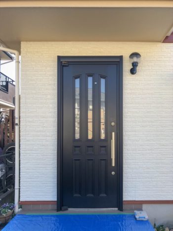 玄関交換工事施工前